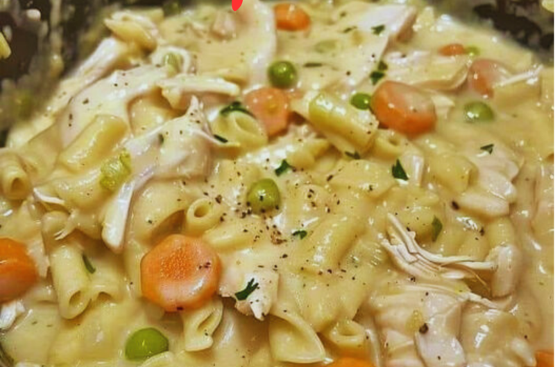 Hearty Crockpot Chicken & Noodles