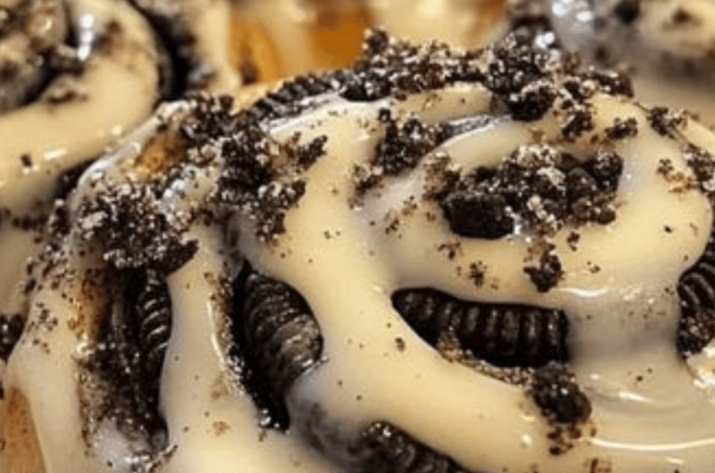 Oreo-Stuffed Cinnamon Rolls