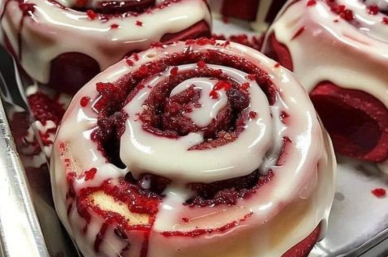 Red Velvet Cinnamon Rolls