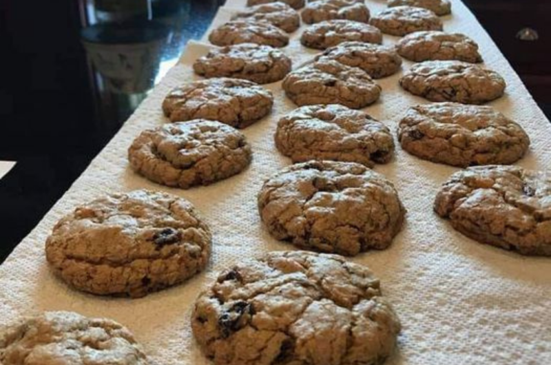 Oatmeal raisin cookies