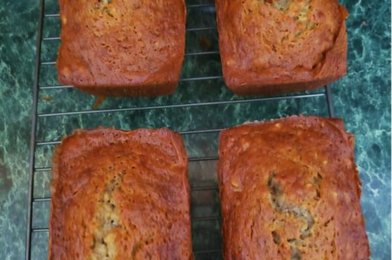 Banana nut bread